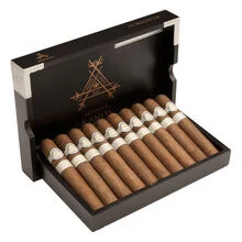 Load image into Gallery viewer, Montecristo Añejados 8 years
